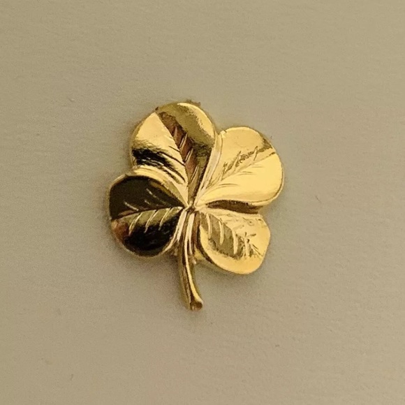Men's Fashion Guild Approved for Fashion A Novel Idea Shamrock Pin 4 Leaf Clover - Picture 7 of 8